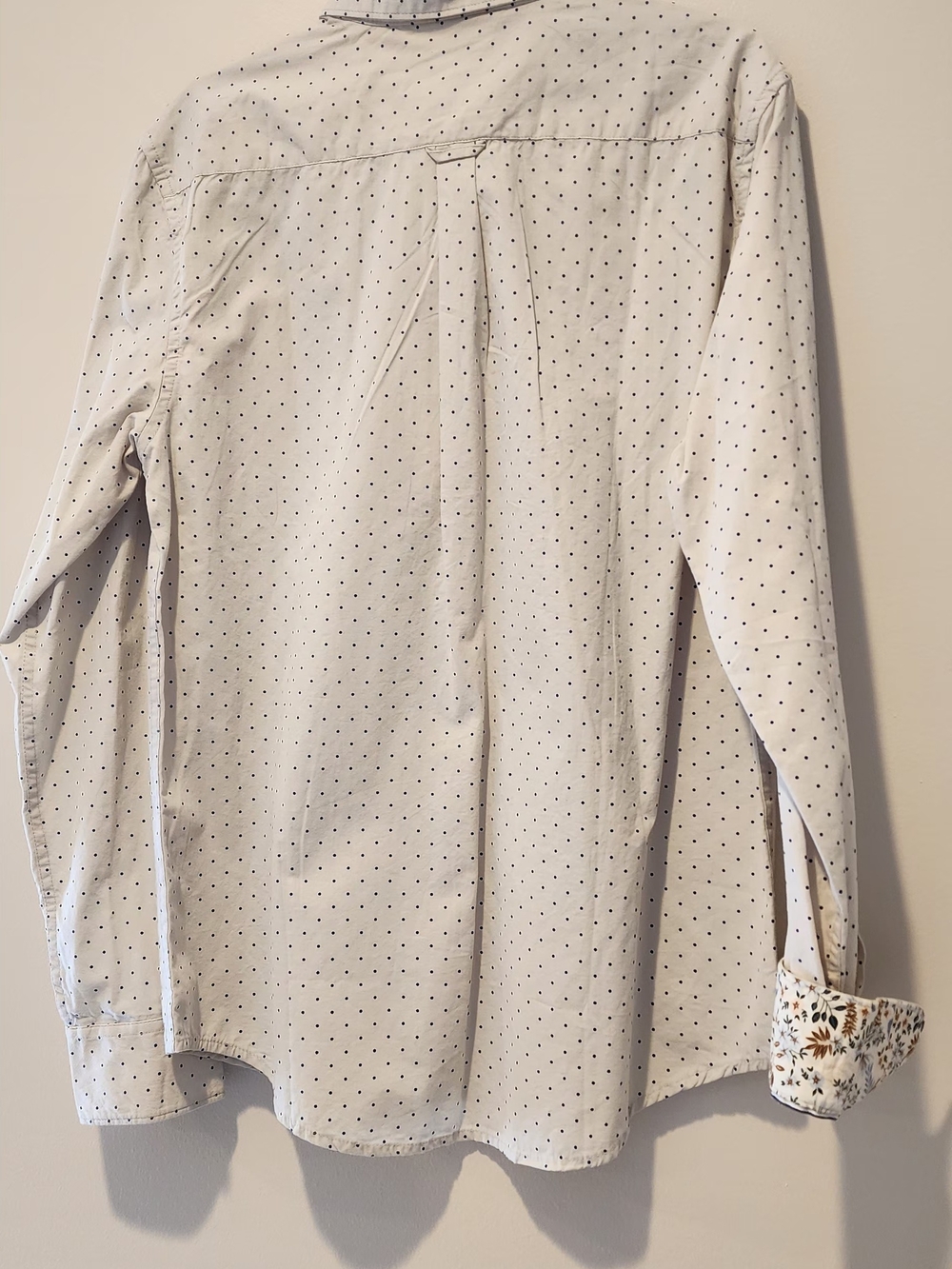 NWT Men's White Micro-Dot Button-Up Shirt - Picture 5 of 6